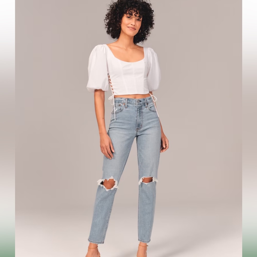 Abercrombie and Fitch NWT! The Mom jeans High rise